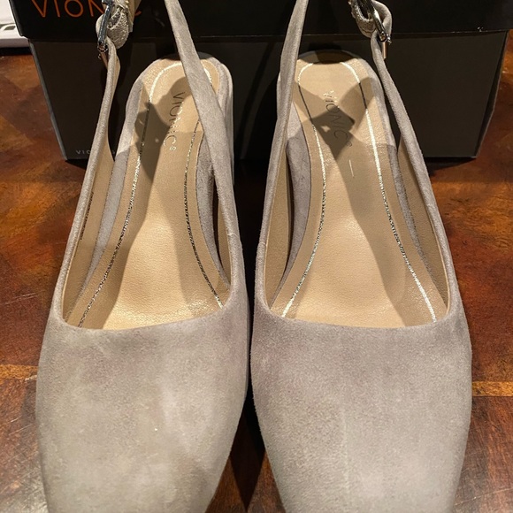 Vionic Nareen gray suede asst medium new - Picture 2 of 3